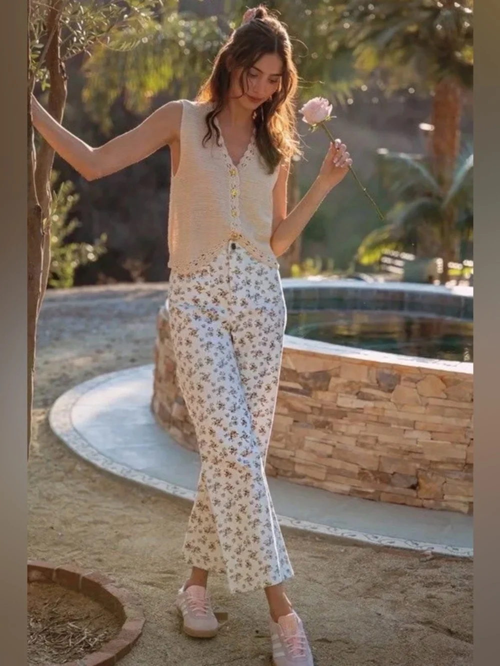 High Rise Wide Leg Floral Jeans Ivory NWT | AnnieWear | M - Picture 4 of 5